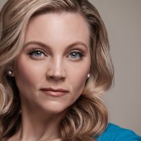 annie gill headshot 4